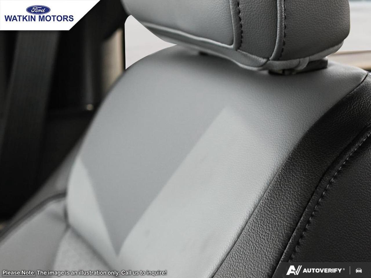 2025 Ford F-150 Lightning Lariat Photo18