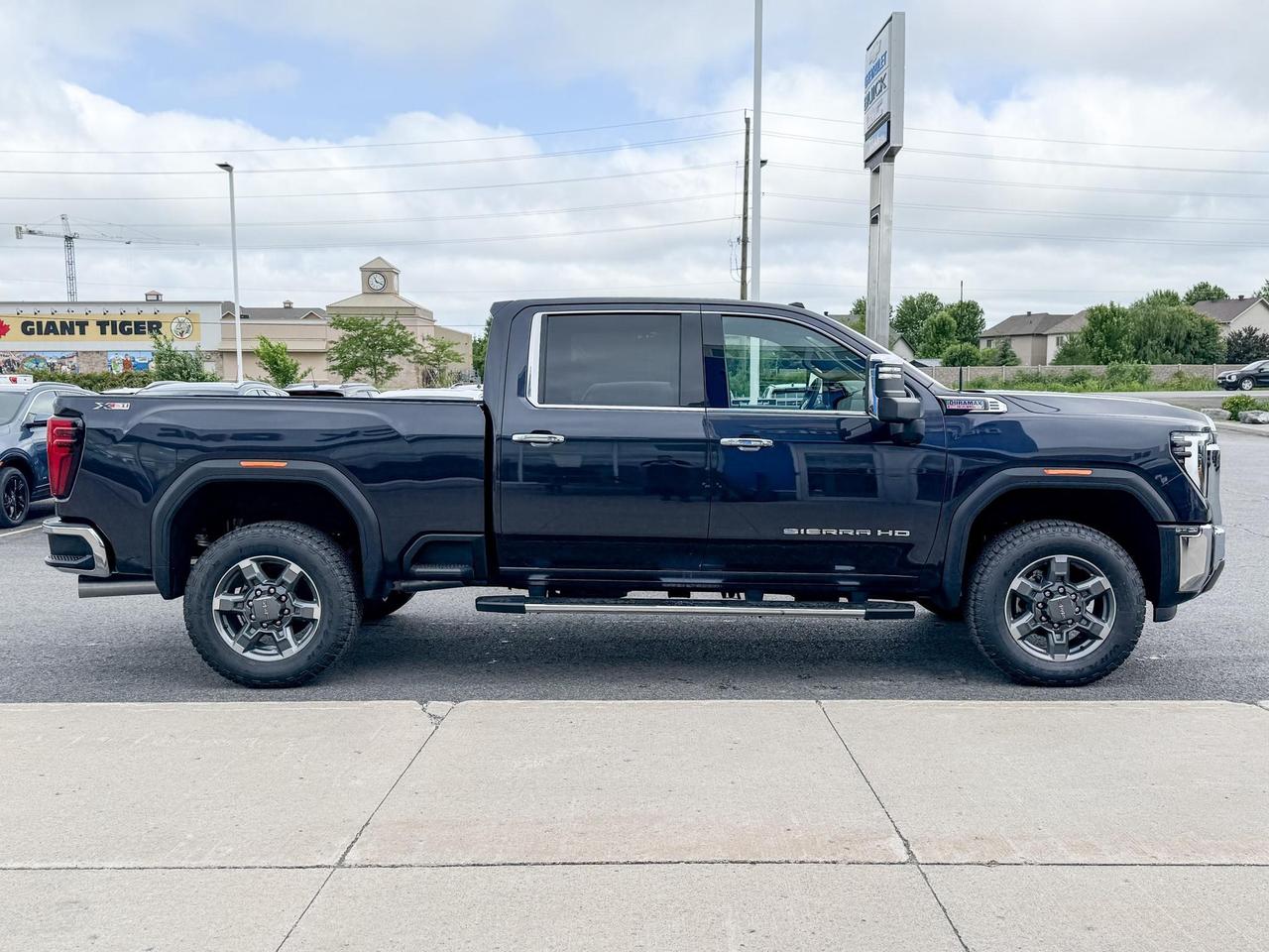 2025 GMC Sierra 2500 HD SLT DURAMAX 6.6L V8 WITH REMOTE START/ENTRY, HEATED SEATS, HEATED STEERING WHEEL, VENTILATED SEATS, BOSE SOUND SYSTEM, HD REAR VISION CAMERA Photo
