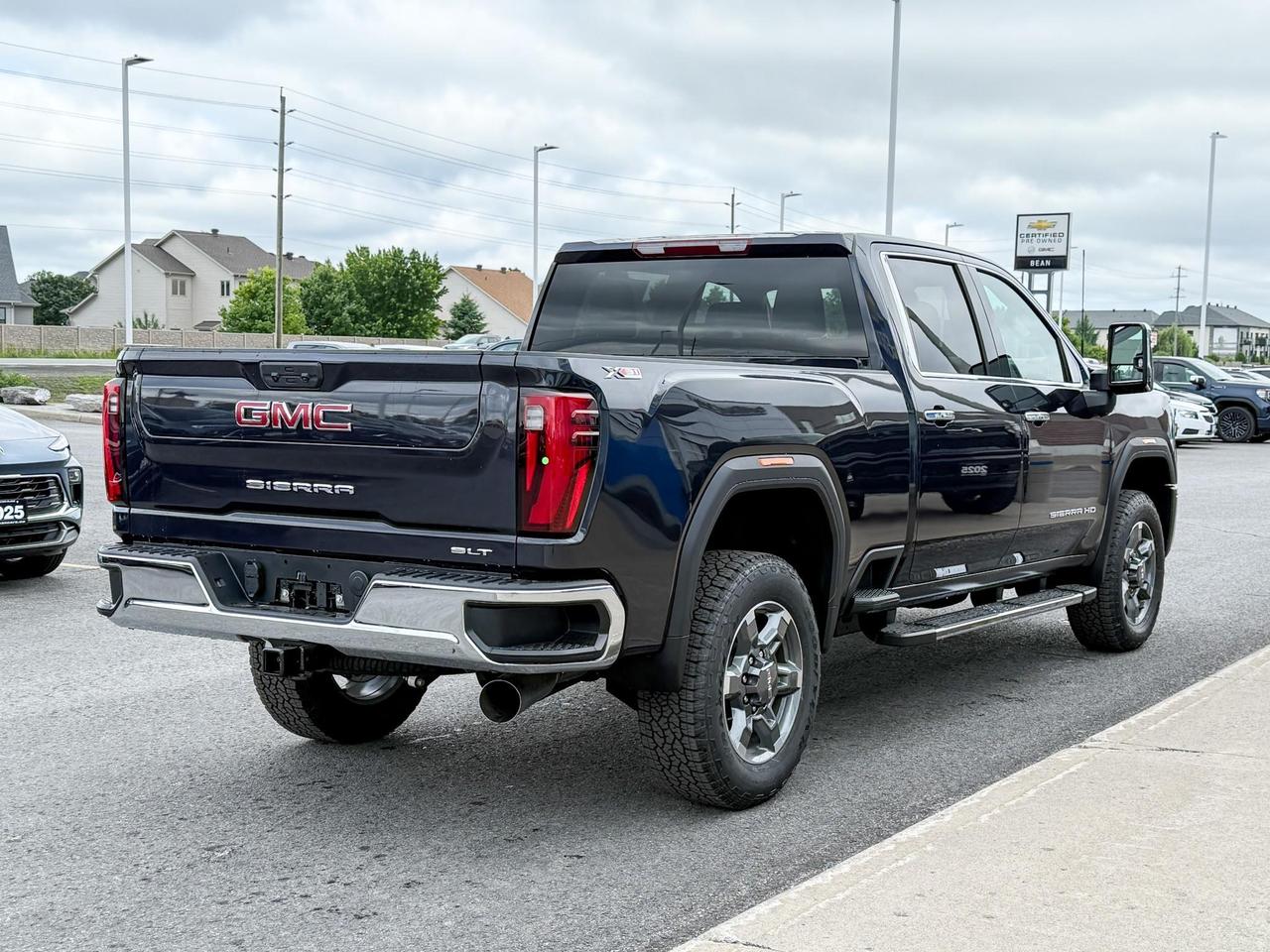 2025 GMC Sierra 2500 HD SLT DURAMAX 6.6L V8 WITH REMOTE START/ENTRY, HEATED SEATS, HEATED STEERING WHEEL, VENTILATED SEATS, BOSE SOUND SYSTEM, HD REAR VISION CAMERA Photo
