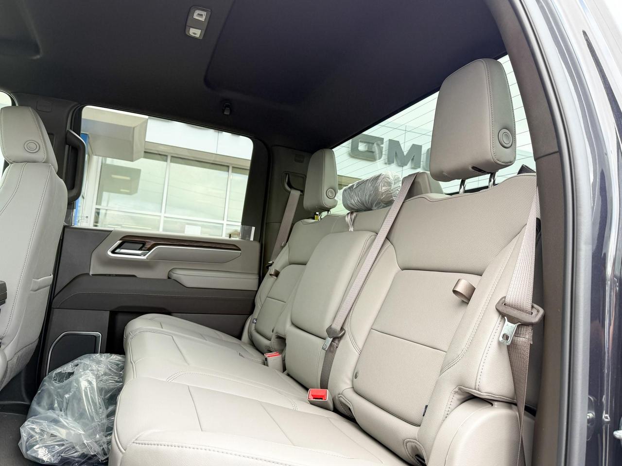 2025 GMC Sierra 2500 HD SLT DURAMAX 6.6L V8 WITH REMOTE START/ENTRY, HEATED SEATS, HEATED STEERING WHEEL, VENTILATED SEATS, BOSE SOUND SYSTEM, HD REAR VISION CAMERA Photo