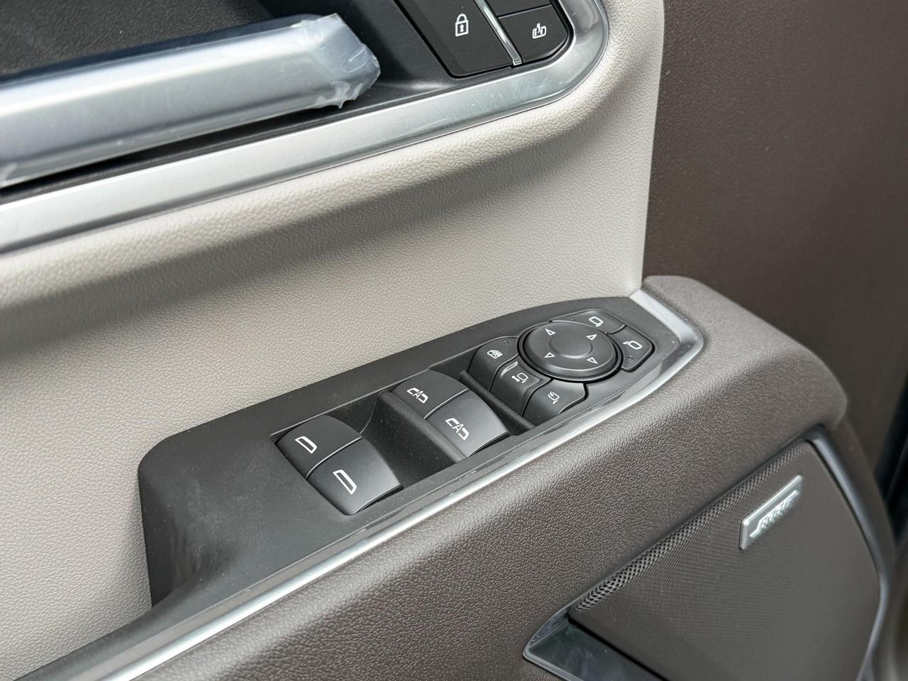 2025 GMC Sierra 2500 HD SLT DURAMAX 6.6L V8 WITH REMOTE START/ENTRY, HEATED SEATS, HEATED STEERING WHEEL, VENTILATED SEATS, BOSE SOUND SYSTEM, HD REAR VISION CAMERA Photo