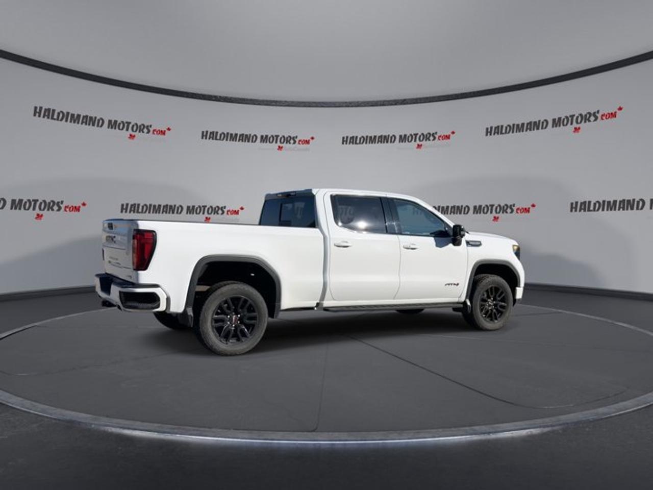 2022 GMC Sierra 1500 AT4 Crew Cab 4wd | No accidents Photo