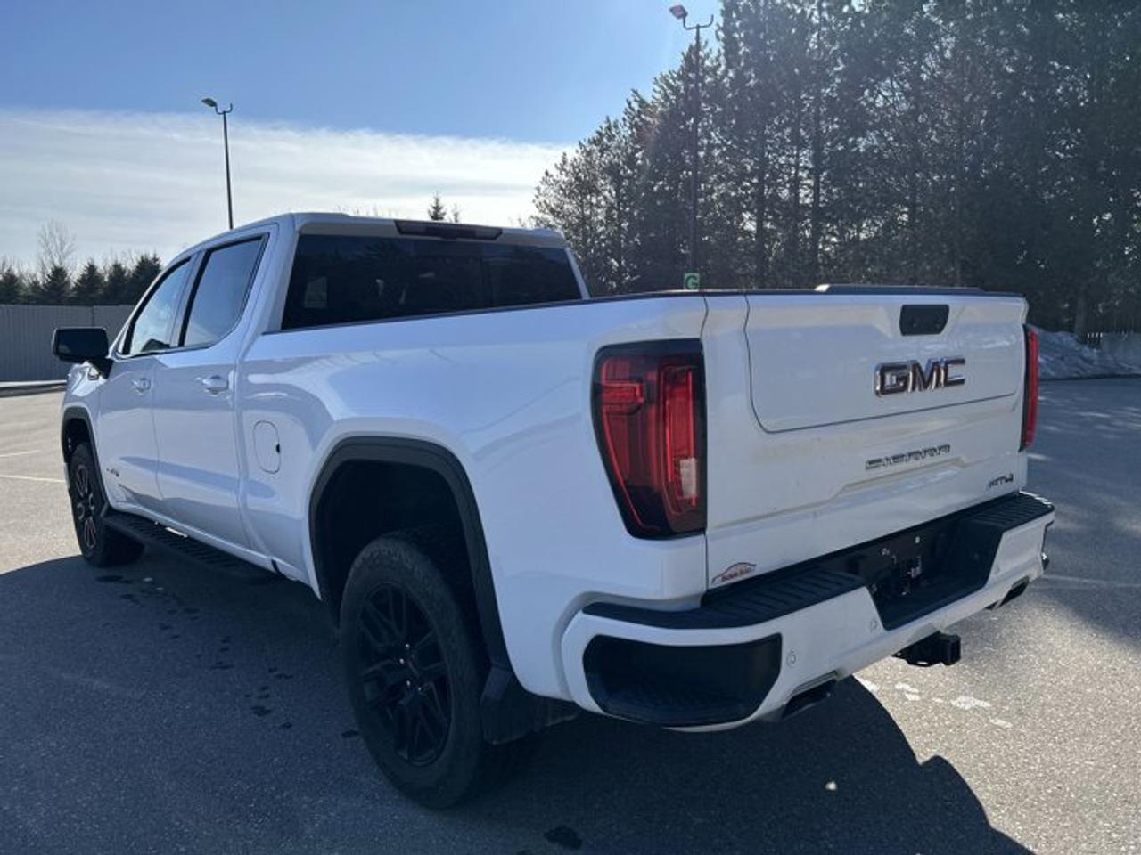 2022 GMC Sierra 1500 AT4 Crew Cab 4wd | No accidents Photo