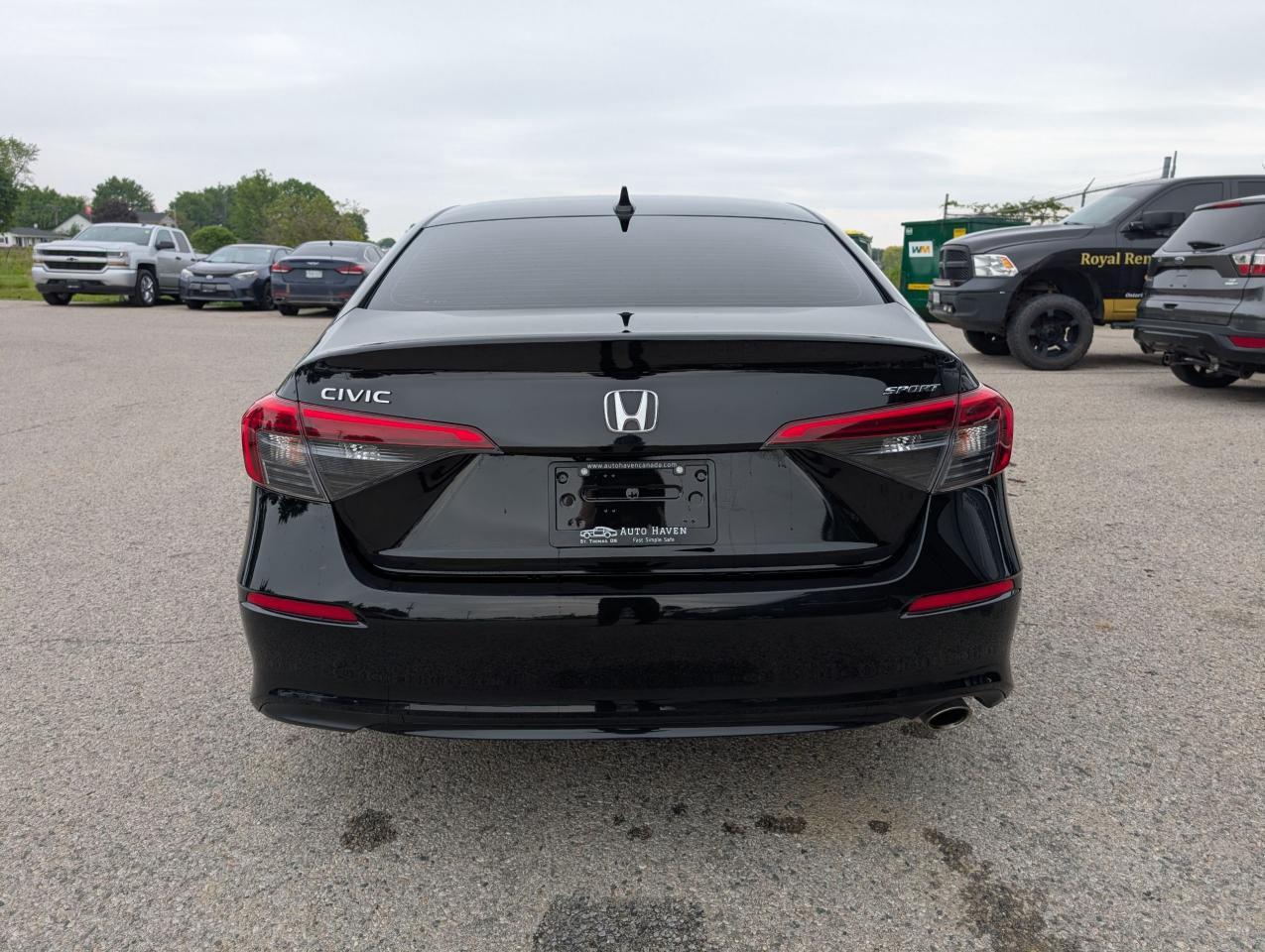 2022 Honda Civic Sport Photo2