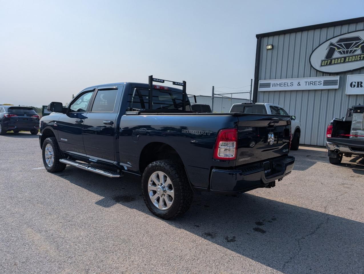 2022 RAM 3500 Big Horn - Photo #2