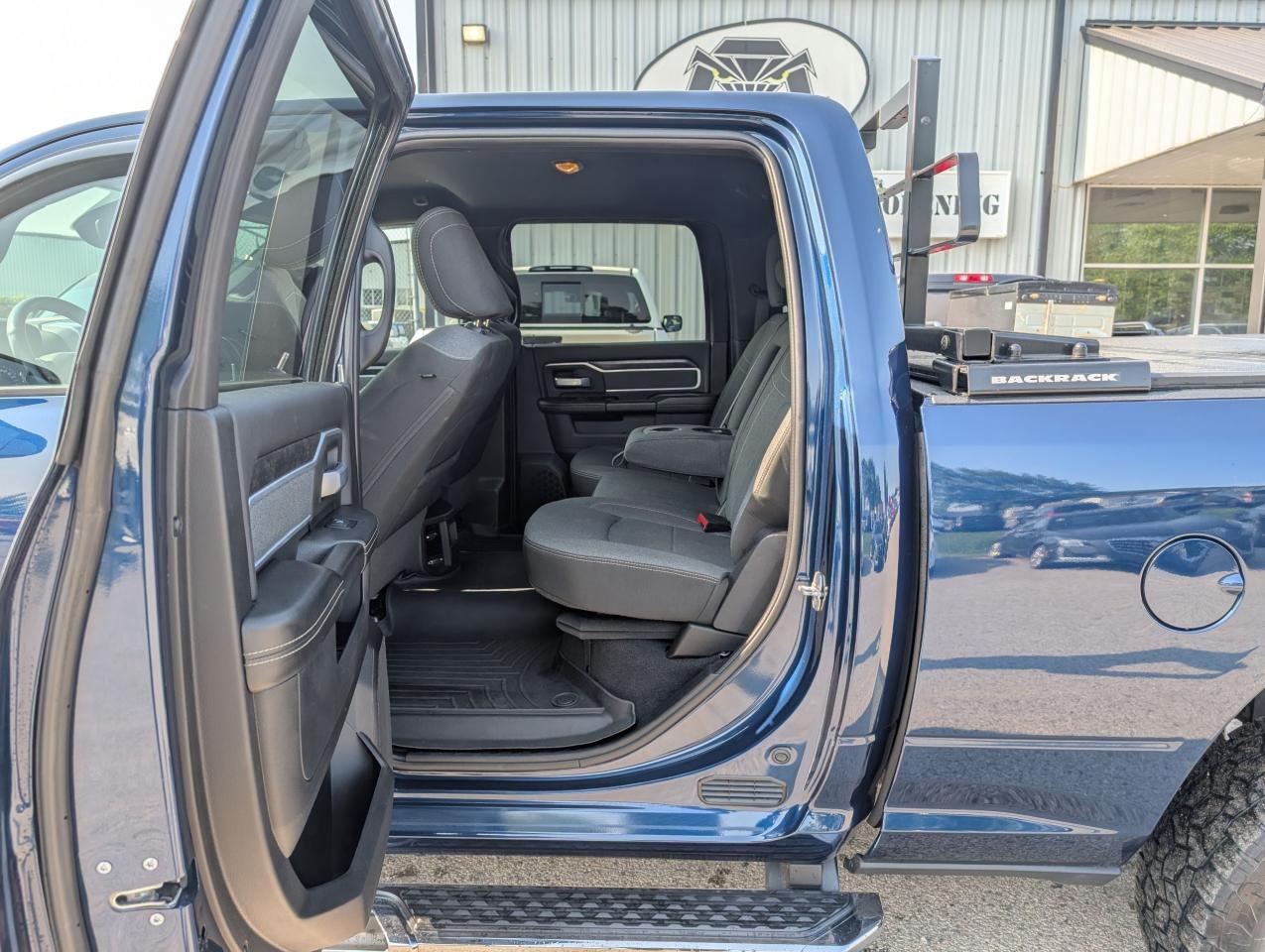 2022 RAM 3500 Big Horn - Photo #14