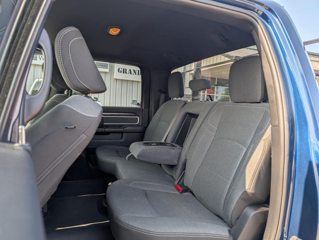 2022 RAM 3500 Big Horn - Photo #17