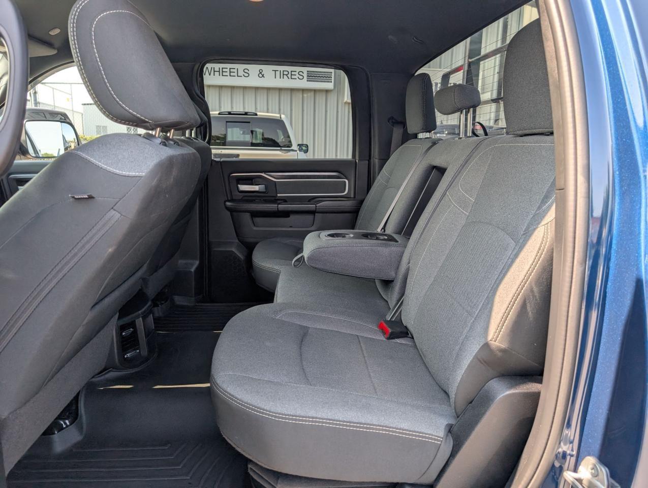 2022 RAM 3500 Big Horn Photo