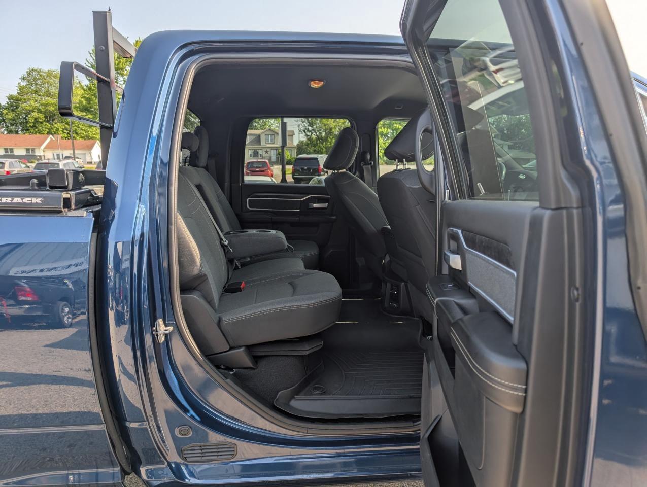 2022 RAM 3500 Big Horn Photo