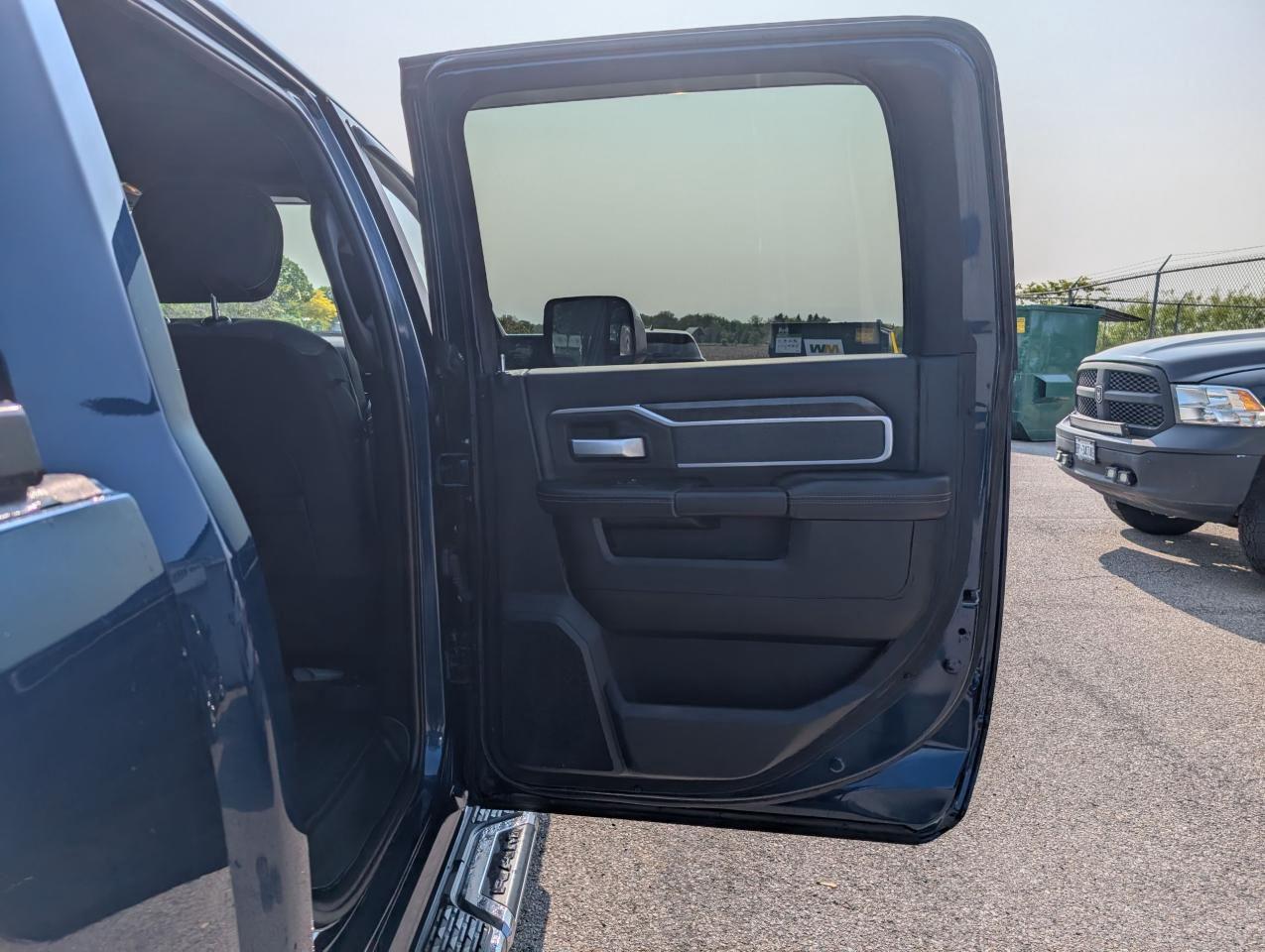 2022 RAM 3500 Big Horn - Photo #19
