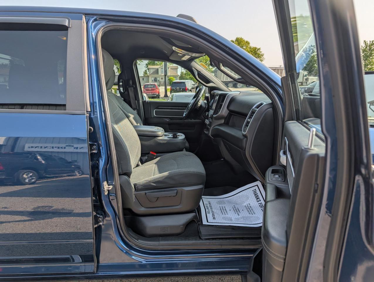 2022 RAM 3500 Big Horn - Photo #21
