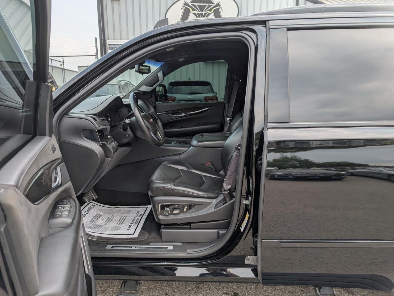 2017 Cadillac Escalade Platinum - Photo #10