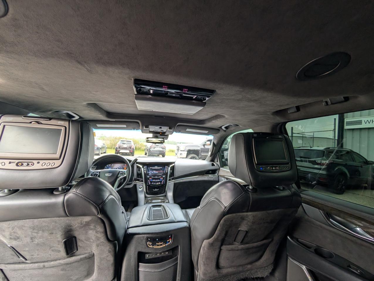 2017 Cadillac Escalade Platinum - Photo #18