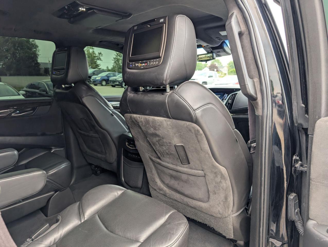 2017 Cadillac Escalade Platinum - Photo #23