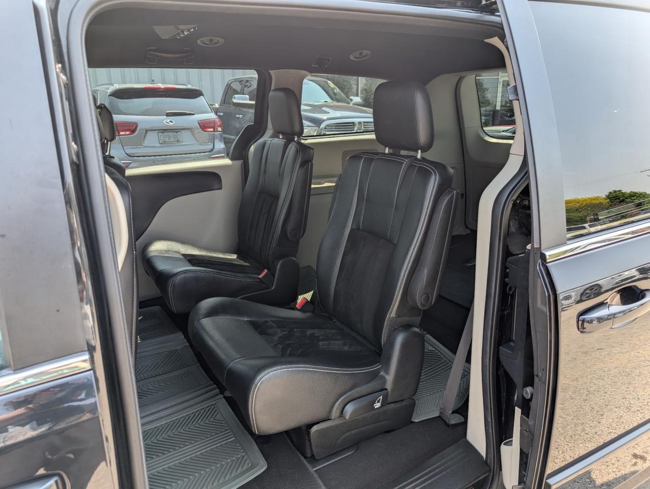 2016 Dodge Grand Caravan SXT Premium Plus - Photo #15