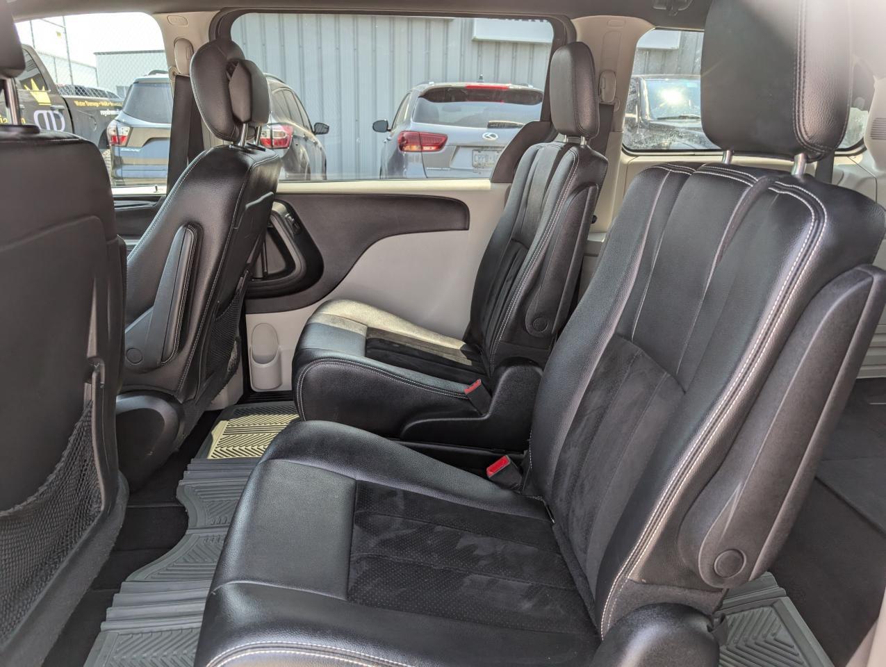 2016 Dodge Grand Caravan SXT Premium Plus - Photo #16
