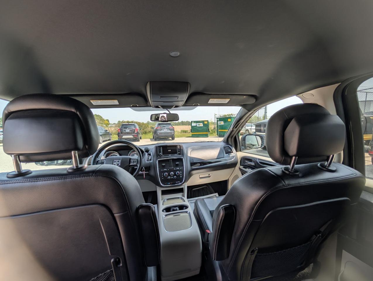 2016 Dodge Grand Caravan SXT Premium Plus - Photo #17