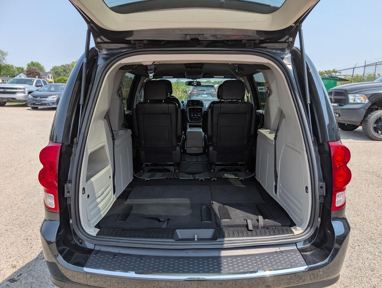 2016 Dodge Grand Caravan SXT Premium Plus - Photo #19