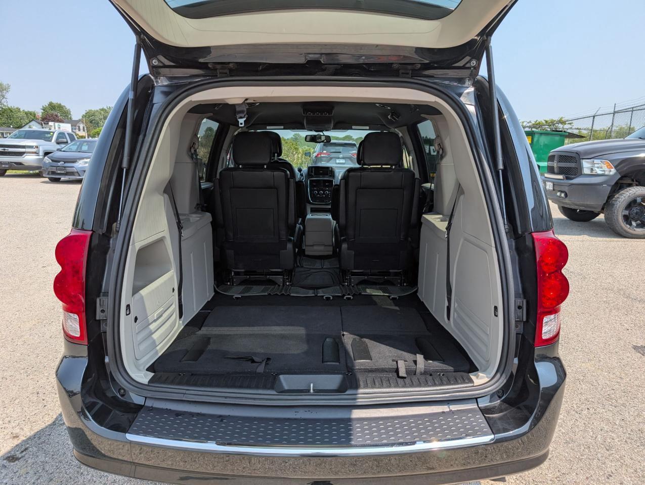 2016 Dodge Grand Caravan SXT Premium Plus - Photo #18