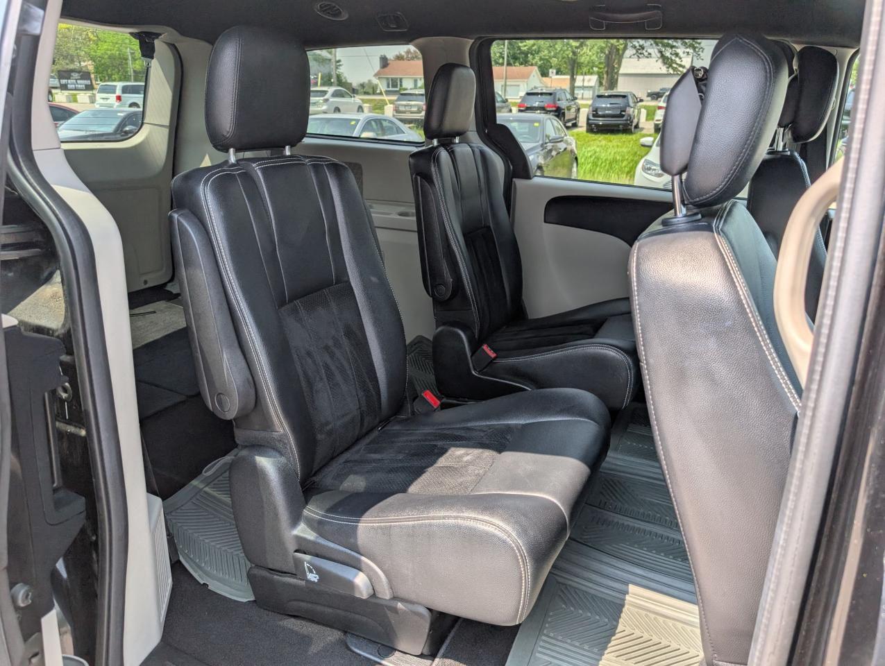 2016 Dodge Grand Caravan SXT Premium Plus - Photo #21