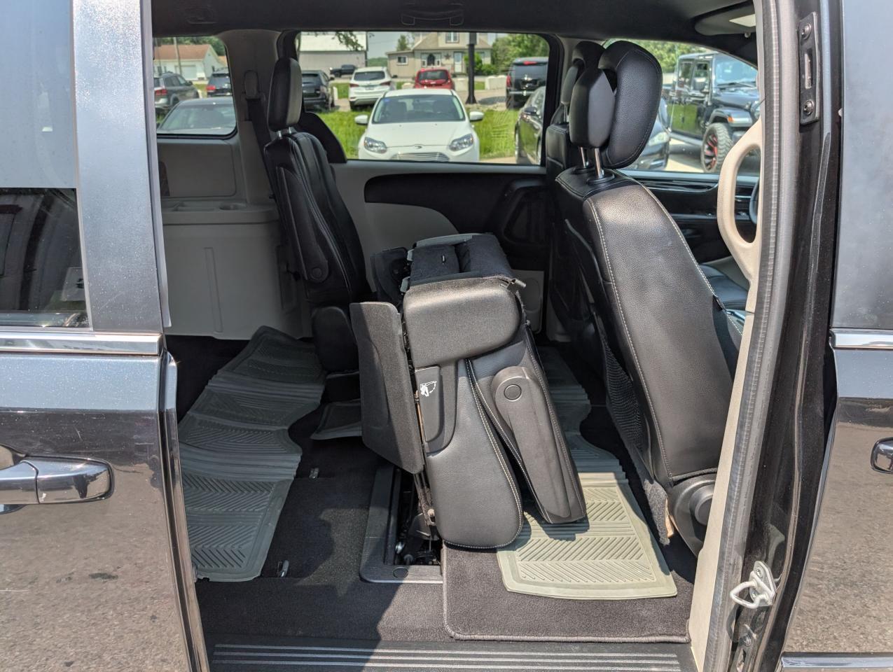 2016 Dodge Grand Caravan SXT Premium Plus - Photo #22