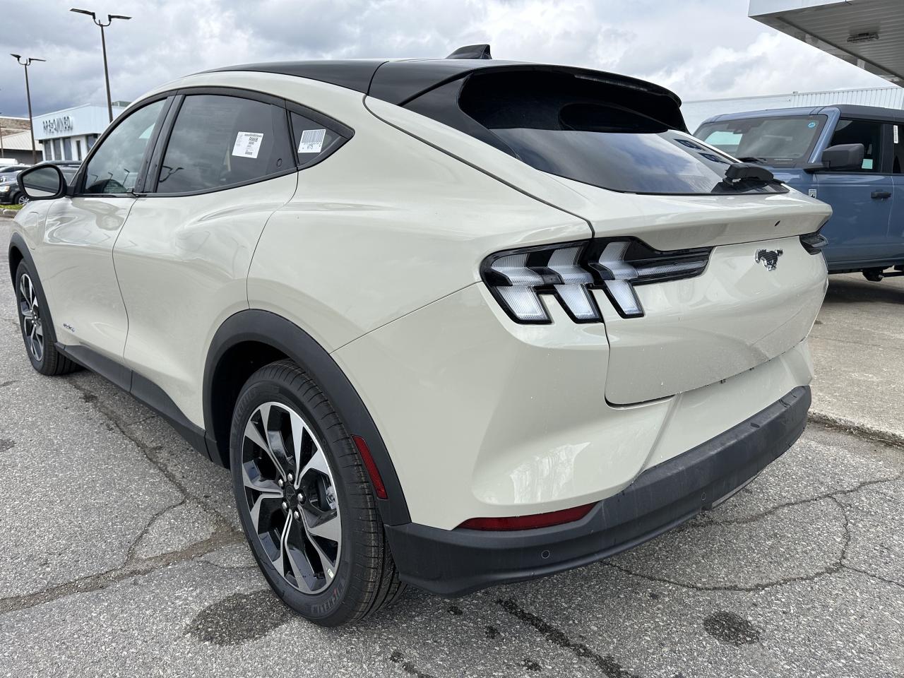 2025 Ford Mustang Mach-E Select Photo4