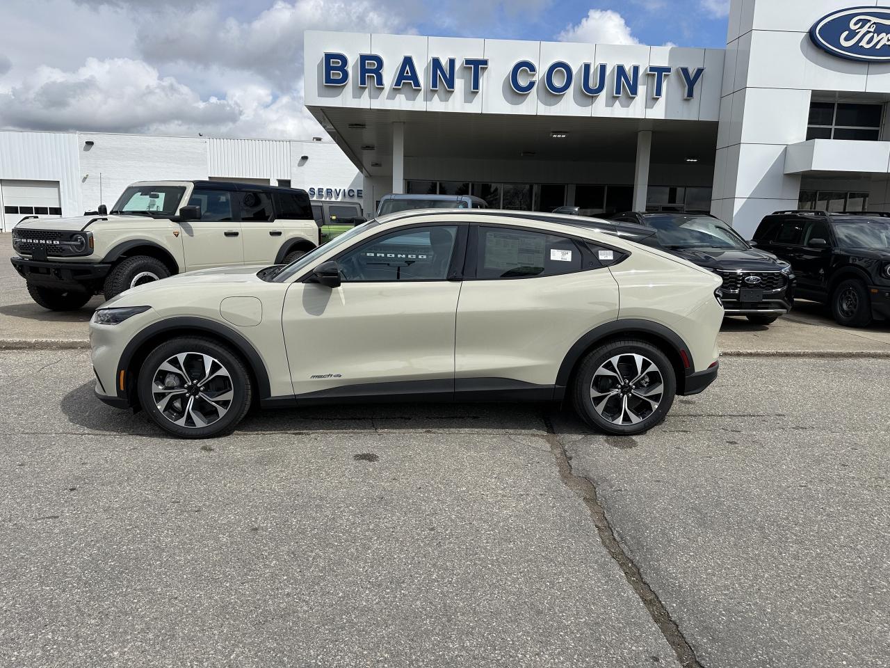 2025 Ford Mustang Mach-E ALL ELECTRIC MACH E MUSTANG..COMPANY DEMO! Photo