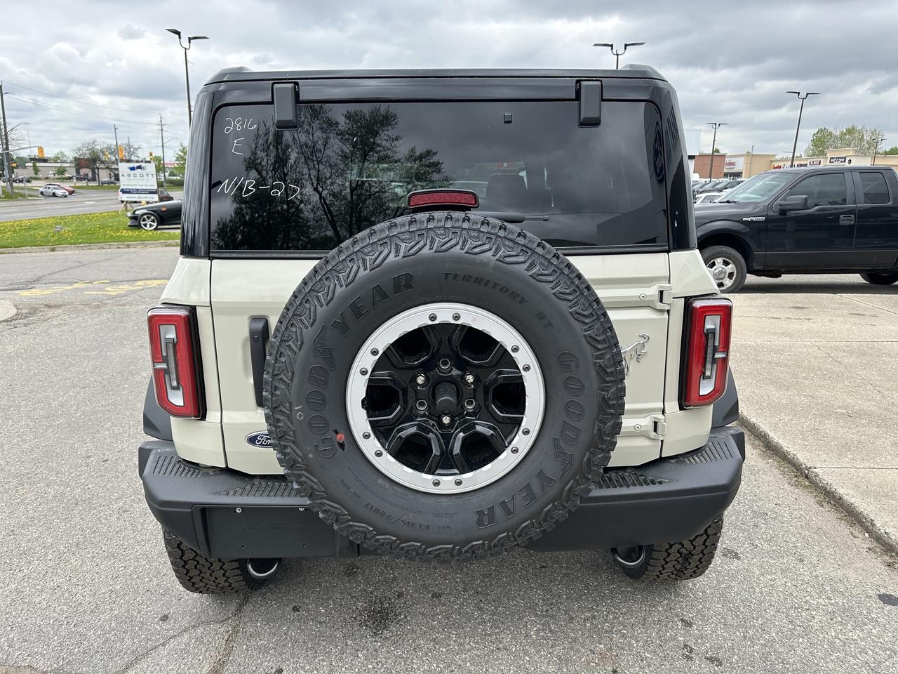2025 Ford Bronco BADLANDS/COMPANY DEMO/ DESERT SAND! Photo