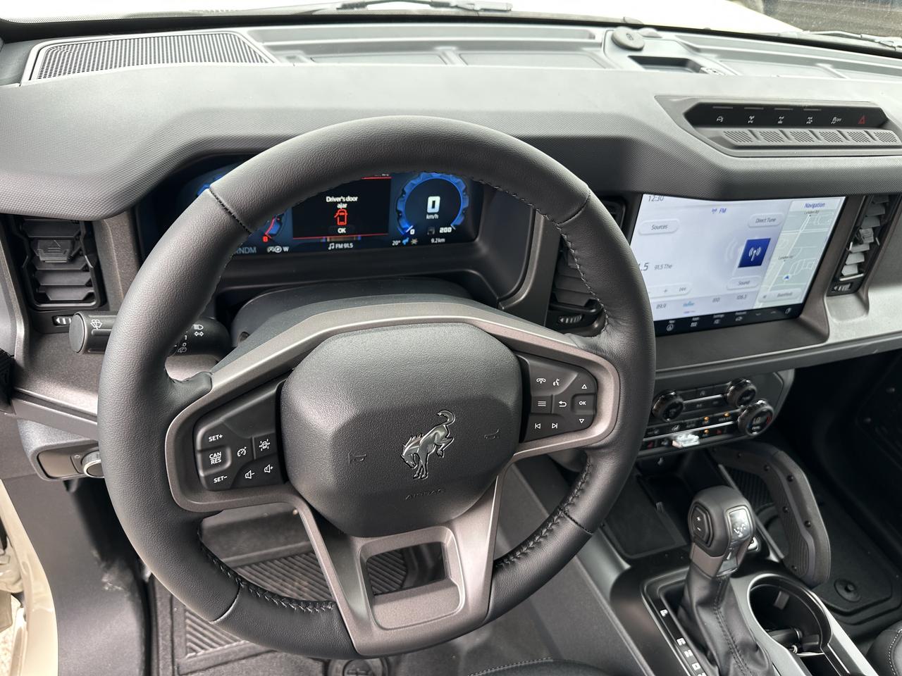 2025 Ford Bronco BADLANDS/COMPANY DEMO/ DESERT SAND! Photo