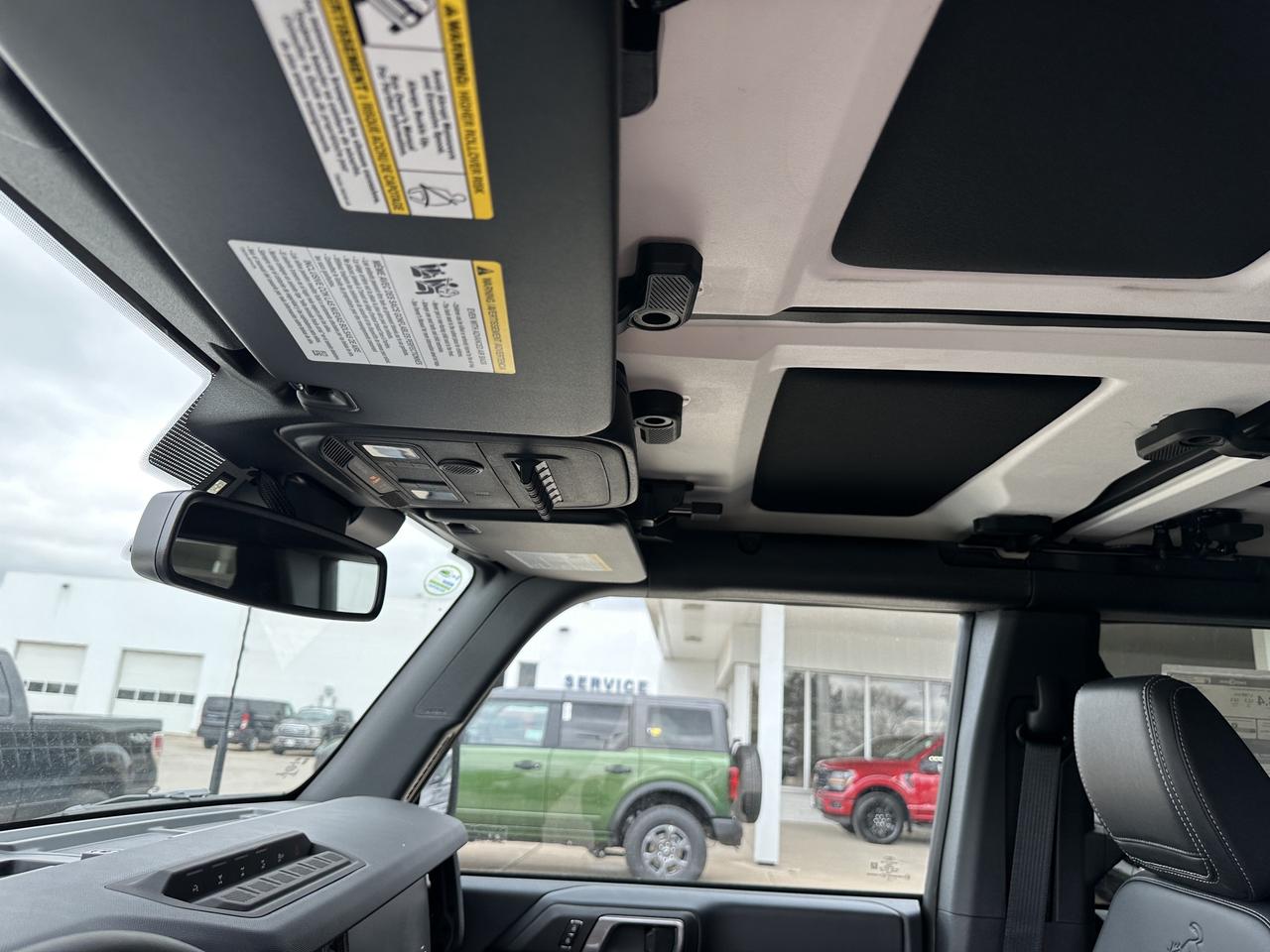 2025 Ford Bronco BADLANDS/COMPANY DEMO/ DESERT SAND! Photo