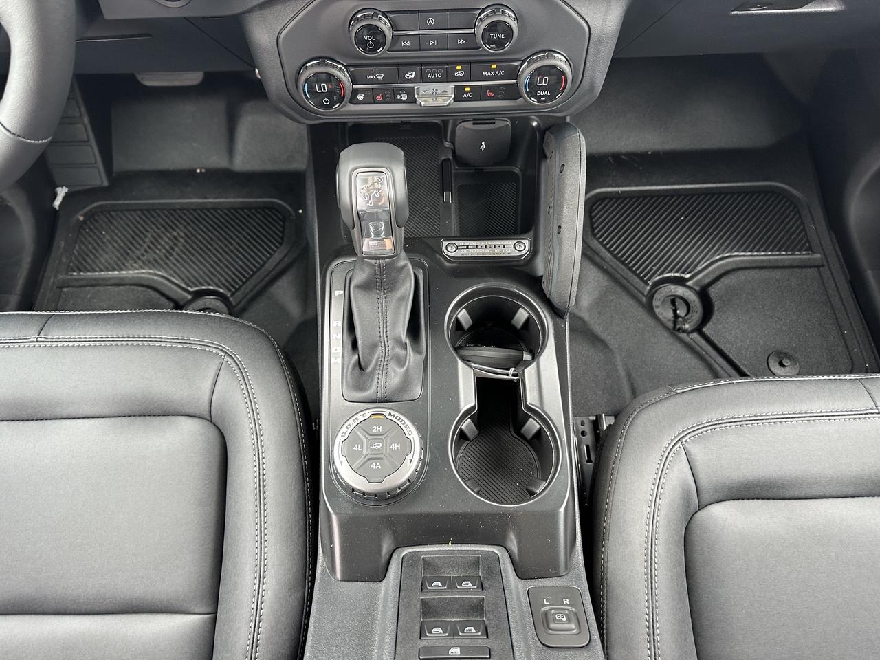 2025 Ford Bronco BADLANDS/COMPANY DEMO/ DESERT SAND! Photo