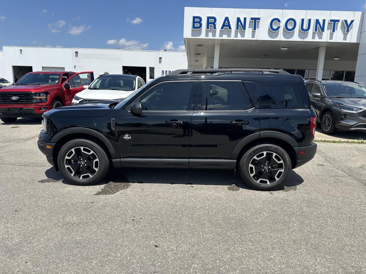 2023 Ford Bronco Sport JUST ARRIVED!| 1 OWNER| TRAILER TOW|SUNROOF| Photo2