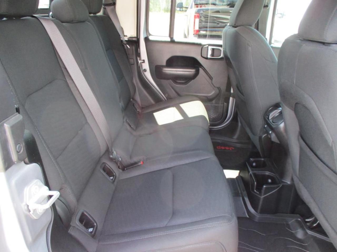 2020 Jeep Gladiator Sport 4x4 Photo14