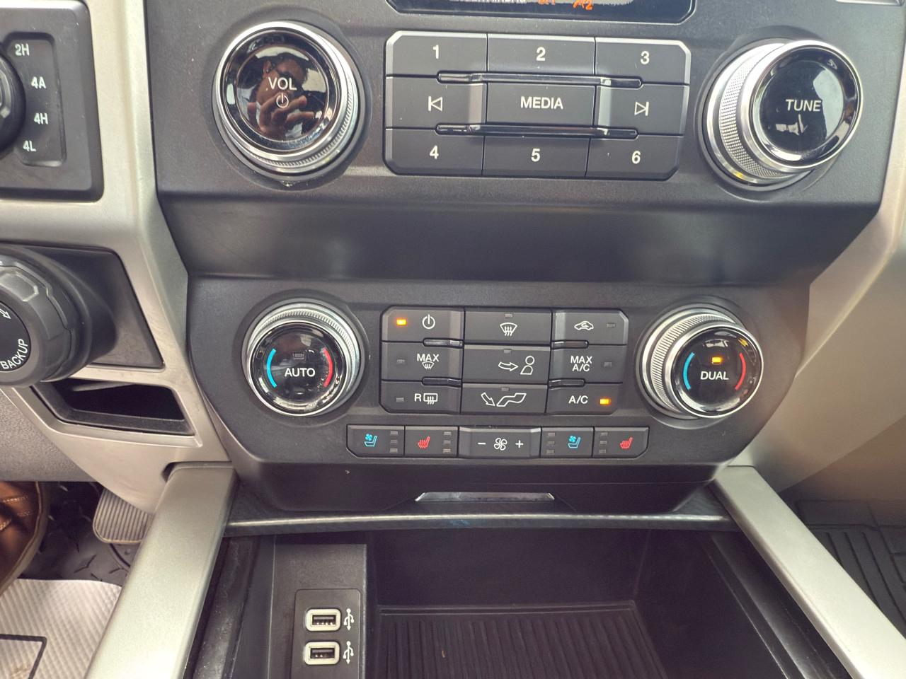 2020 Ford F-150 Lariat - Photo #17