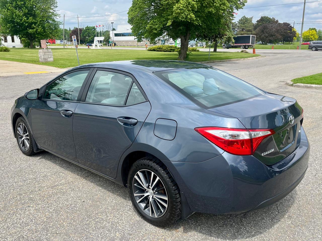 2016 Toyota Corolla No Accidents - Certified - Photo #9