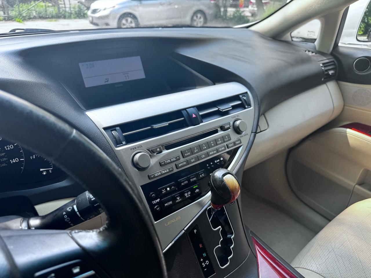 2010 Lexus RX 350  - Photo #10