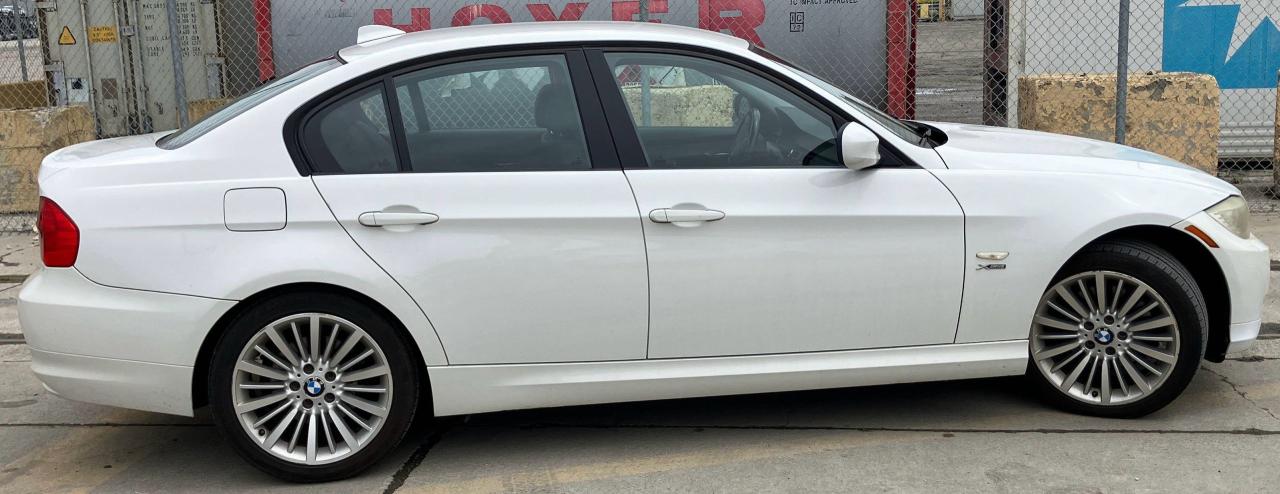 2011 BMW 3 Series 328i xDrive Executive Edition Photo4