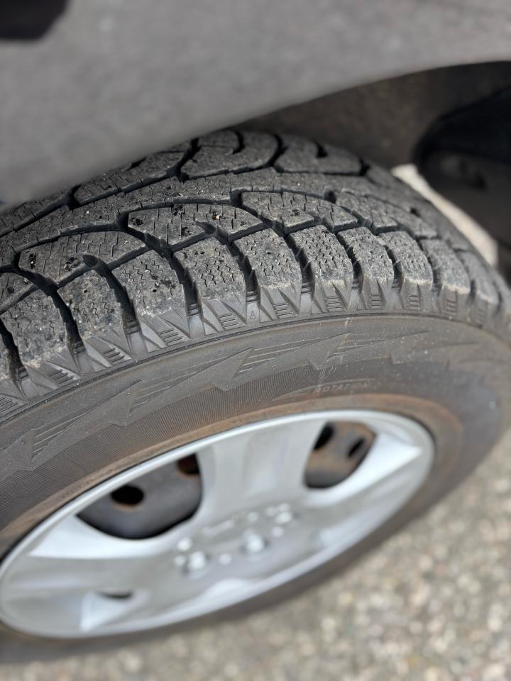 2012 Toyota RAV4  - Photo #6