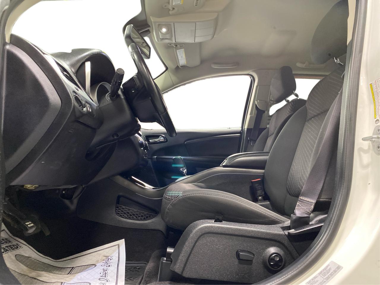 2016 Dodge Journey SXT - Photo #9