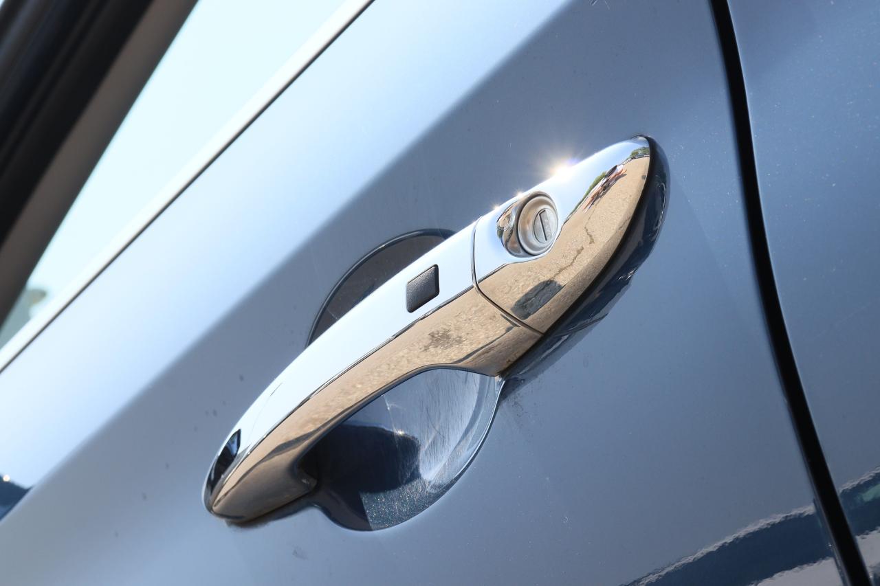 2016 Hyundai Sonata Hybrid Limited | Leather | Roof | Nav | Cam | Alloys ++ Photo59