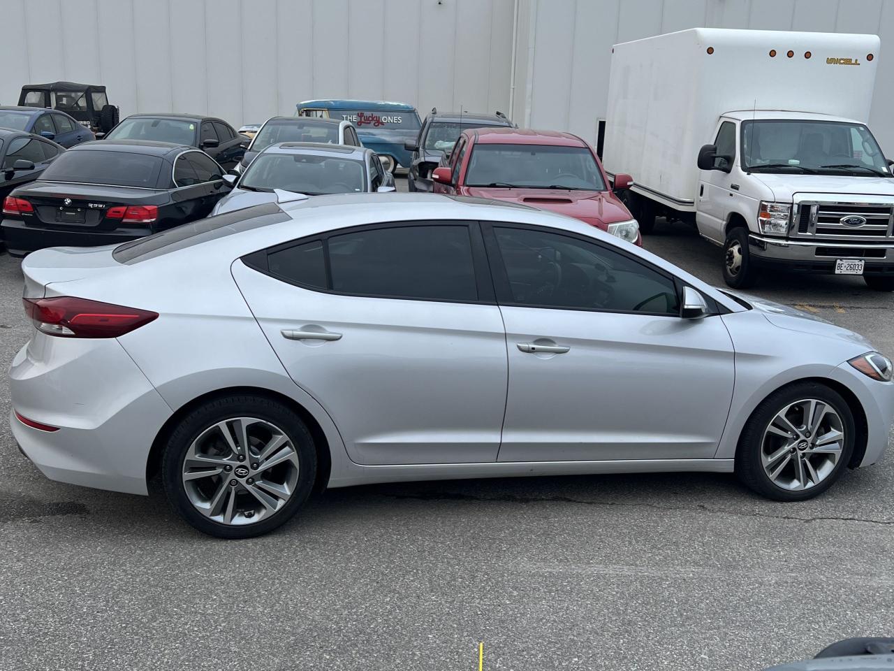 2017 Hyundai Elantra GLS | Auto | Sunroof | Reverse Cam | Bluetooth ++ Photo20