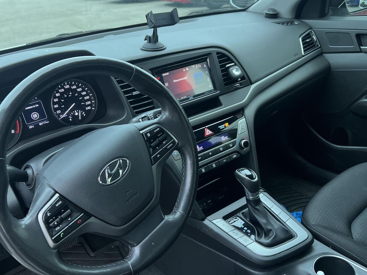 2017 Hyundai Elantra GLS | Auto | Sunroof | Reverse Cam | Bluetooth ++ Photo23