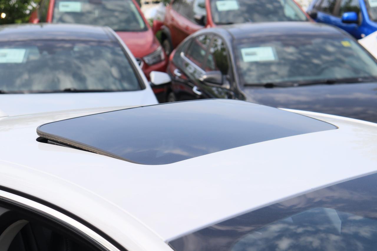 2019 Ford Fusion Hybrid Titanium | Leather | Roof | Nav | Cam | Alloys ++ Photo14