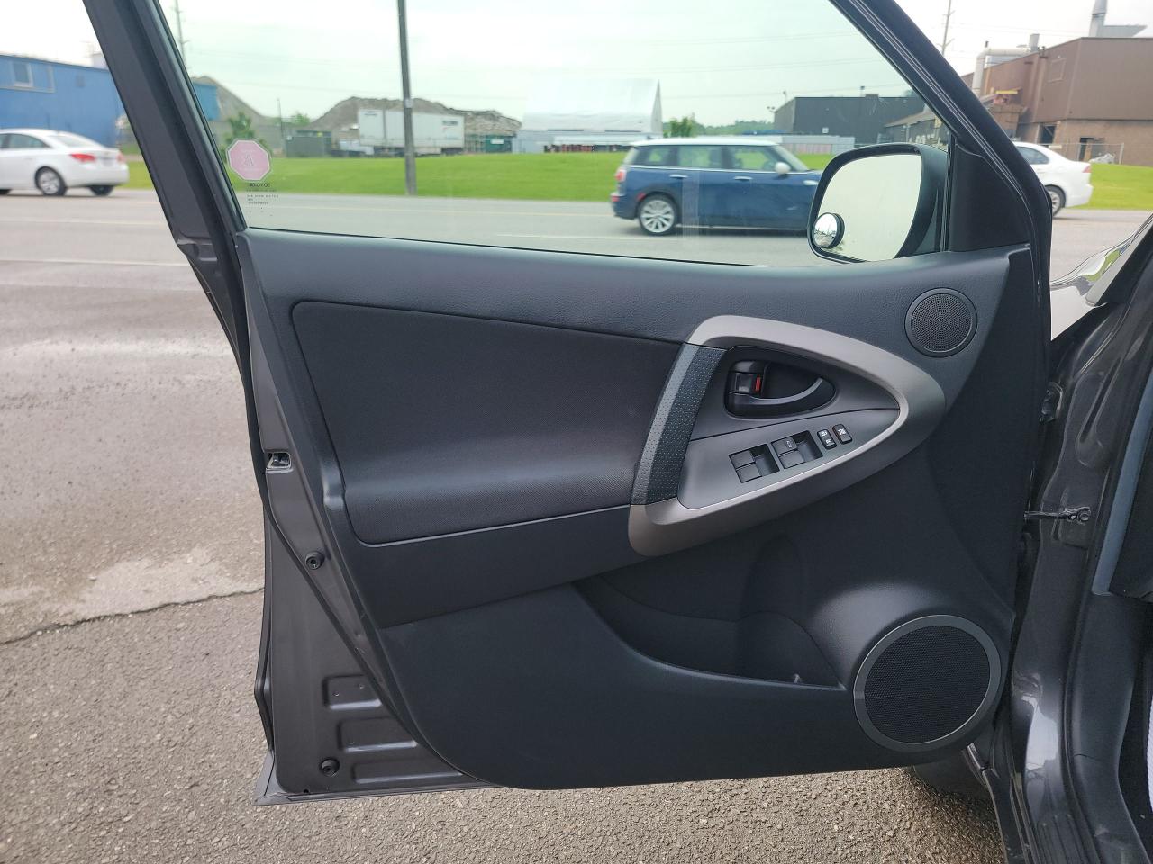 2012 Toyota RAV4 Sport | SUNROOF | LOW KM,S - Photo #12