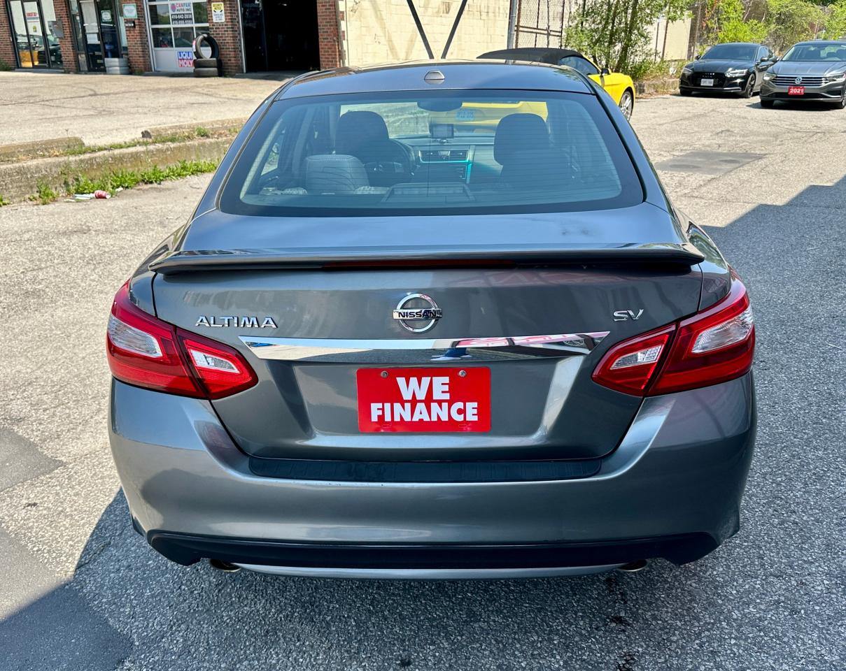 2017 Nissan Altima 2.5 SV Photo4