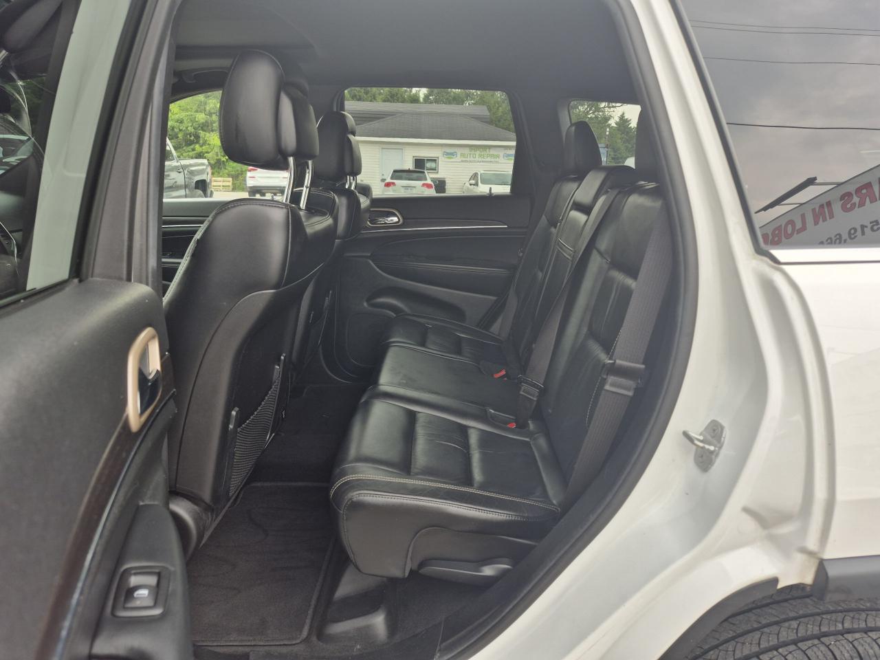 2014 Jeep Grand Cherokee 4WD LIMITED Photo35