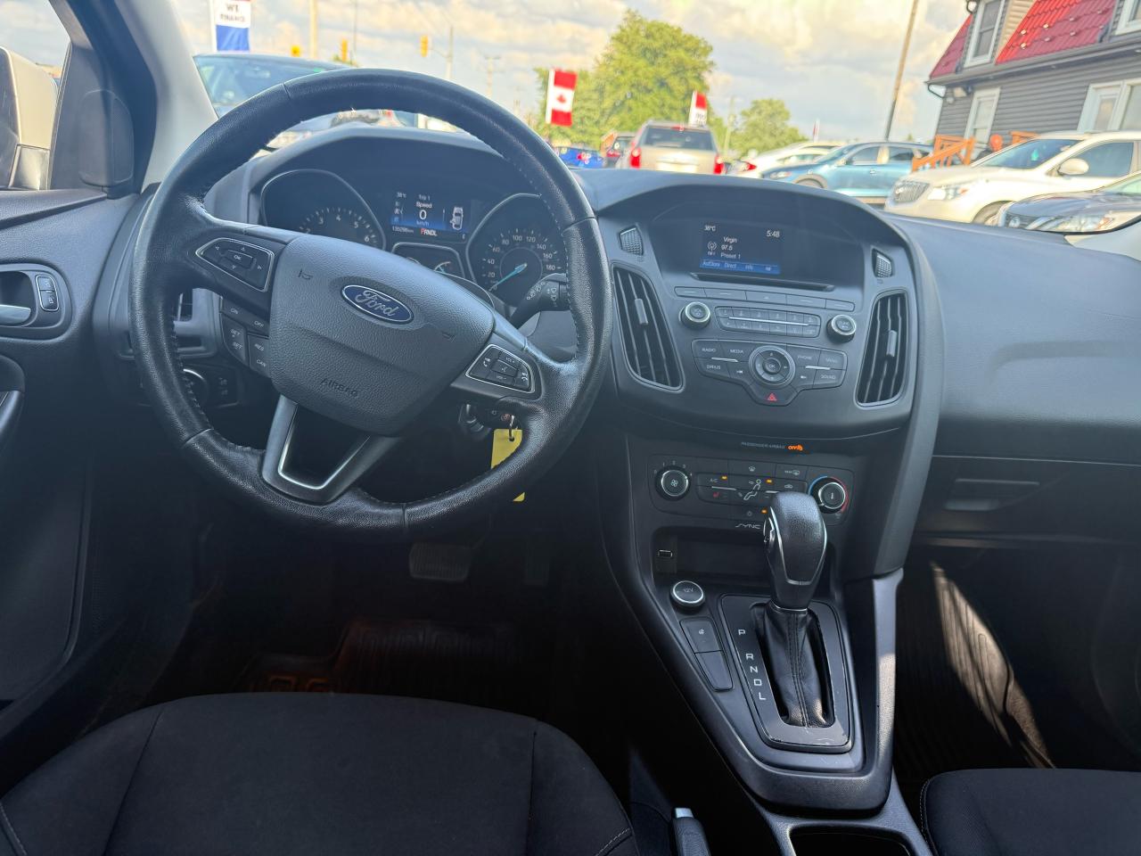 2017 Ford Focus HB SE Photo8