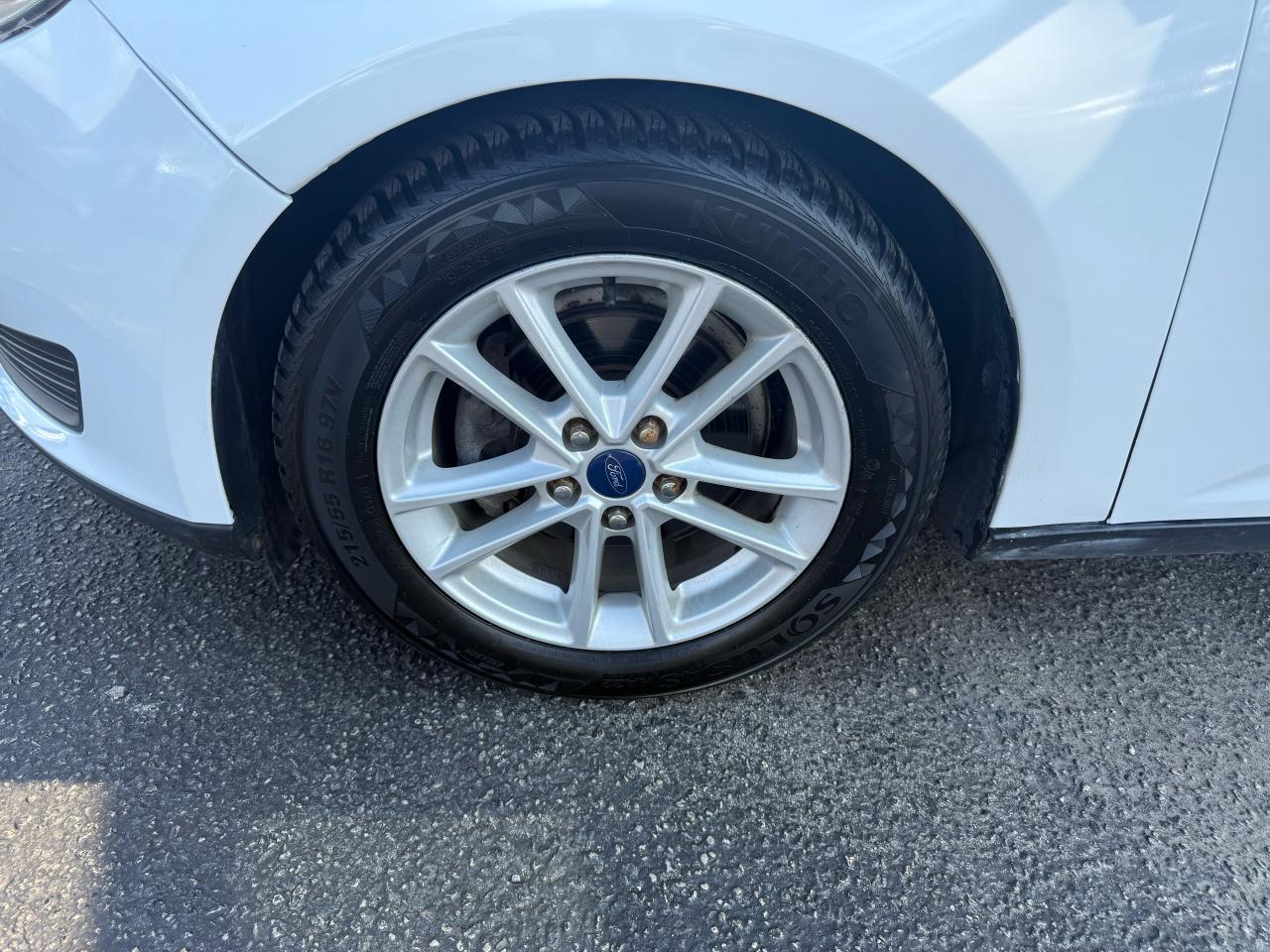 2017 Ford Focus HB SE Photo9