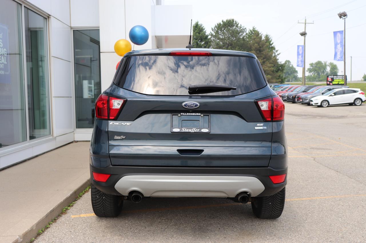 2019 Ford Escape SE 4WD Photo2