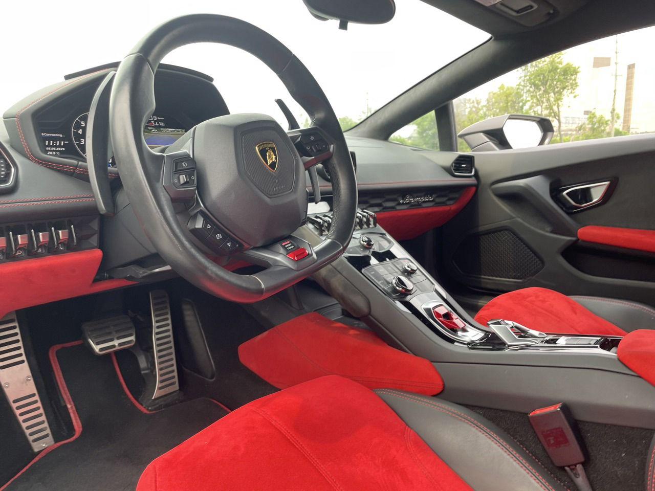 2016 Lamborghini Huracan LP610-4 Coupe - Photo #12